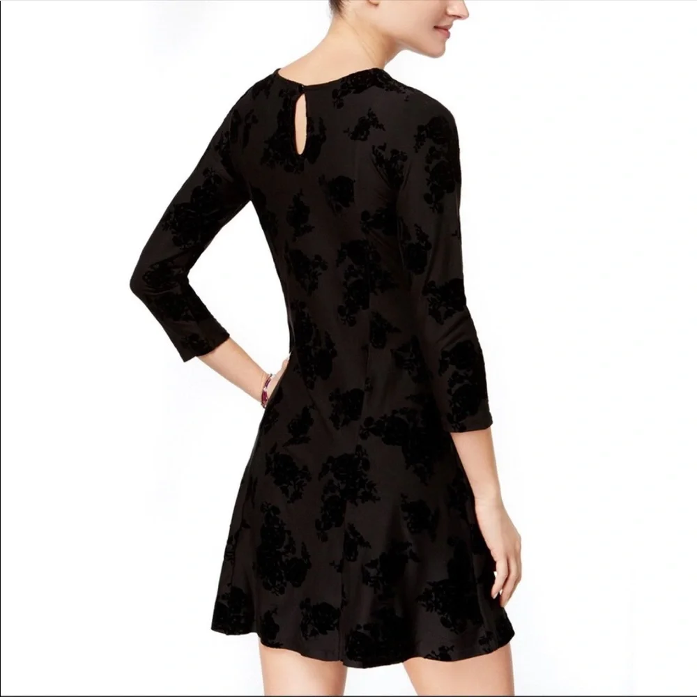 Planet Gold Size Medium Black Flocked Fit & Flare Velvet Dress